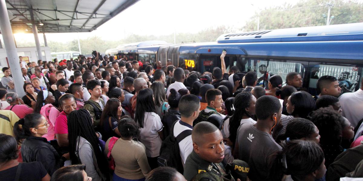 La estación Andrés Sanín es una de las más congestionadas en horas pico