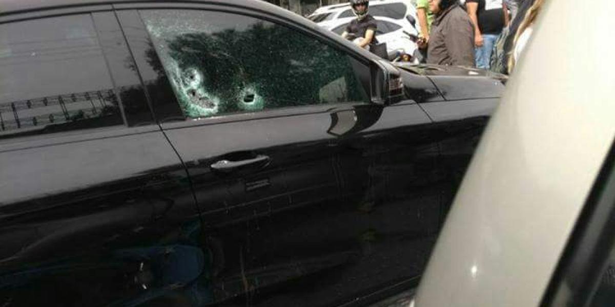Al parecer, los dos hombres asesinados intentaban robarles a los pasajeros de un vehículo.
