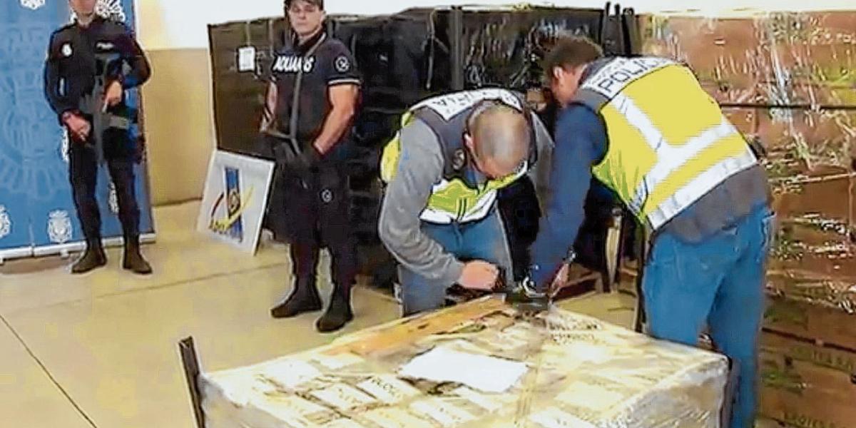 Una operación conjunta entre autoridades de Colombia y de España permitió incautar los 8.740 kilos de cocaína.