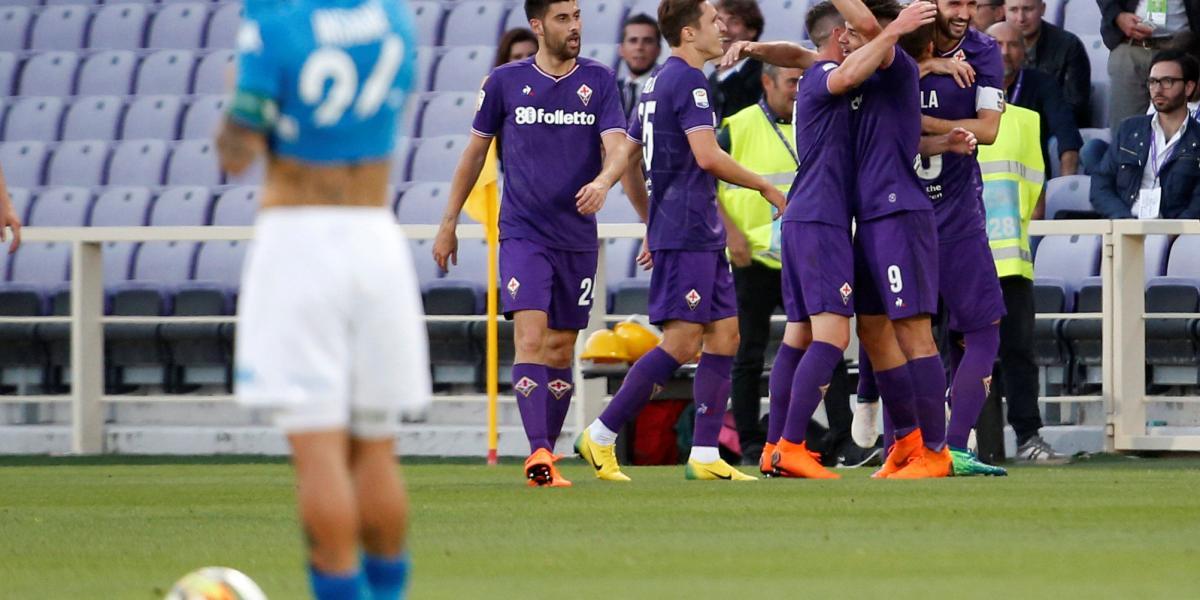 Fiorentina arruina las aspiraciones de título al Nápoles.