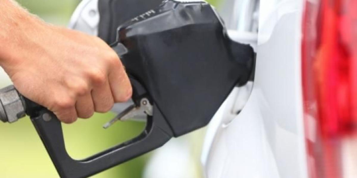 A partir del 1 de mayo, los precios de referencia de los combustibles para las 13 principales ciudades del país subirán cerca de $ 99 por galón.