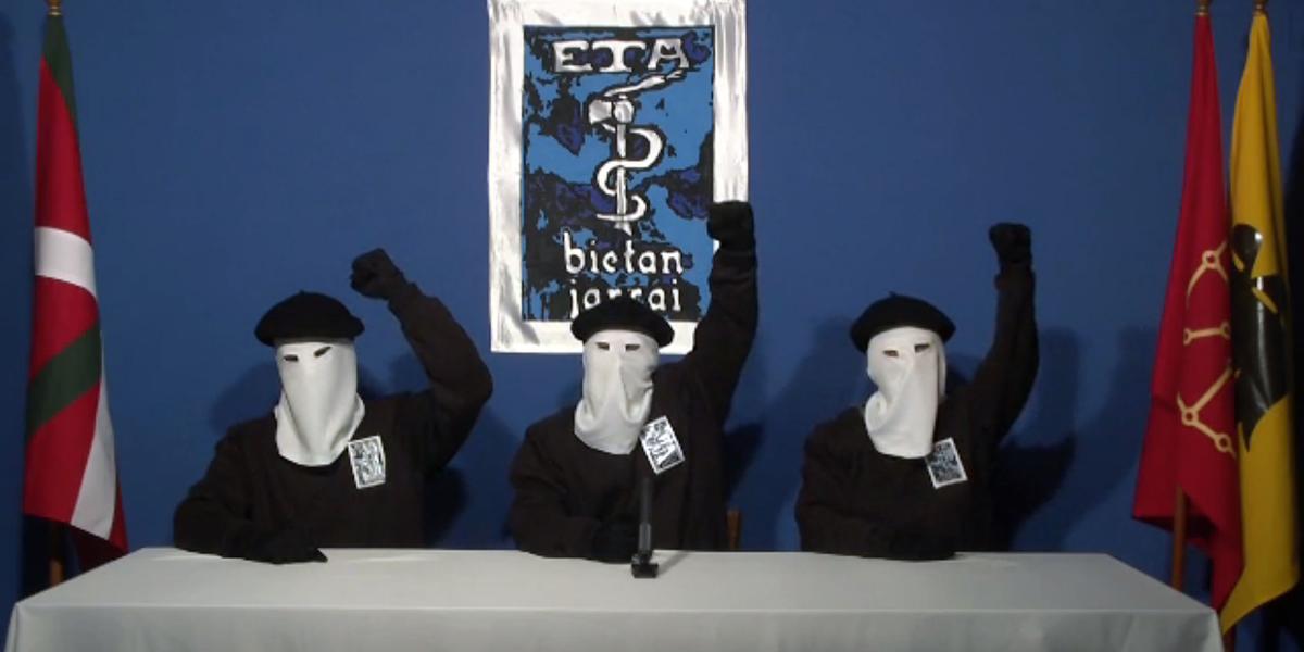 La organización separatista vasca 
ETA anunció el pasado jueves su disolución en un comunicado que pone fin a la última rebelión armada de Europa occidental tras décadas de violencia que dejaron más de 800 muertos.