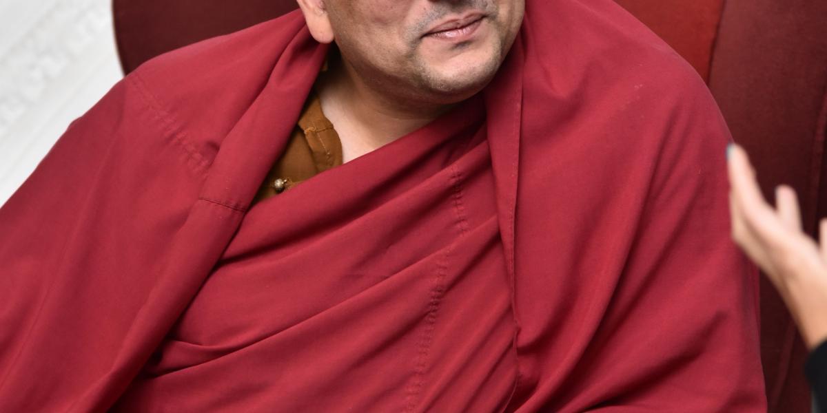 Tenzin Priyadarshi es miembro fundador del Centro de Ética y Transformación de Valores Dalái Lama, del MIT.
