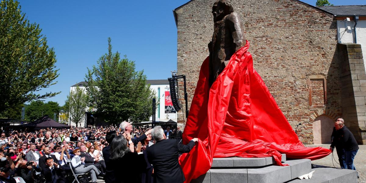 En Alemania se conmemoró este sábado el bicentenario del nacimiento de Karl  Marx con la inauguración de una  estatua del filósofo obsequiada por China.