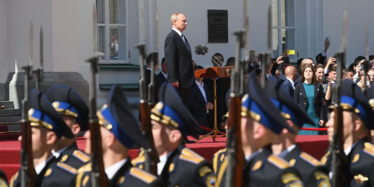 Honores previos a la posesión de Vladimir Putin como presidente para el periodo 2018-2014 en Rusia