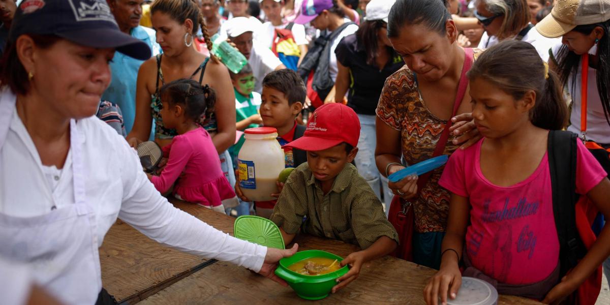 Venezuela sufre una fuerte escasez de alimentos, producto de las malas políticas económicas del gobierno.
