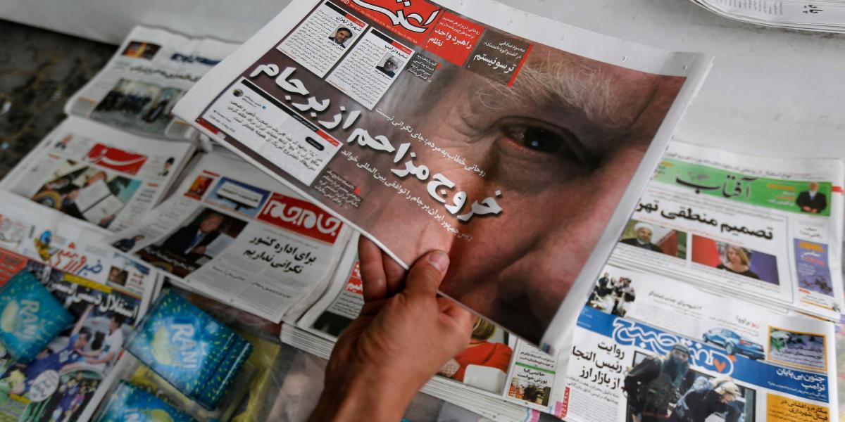 Portada de un periódico en Teherán este martes, después del anuncio de Donald Trump de retirar a EE. UU. del acuerdo nuclear.