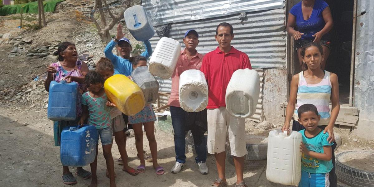 La crisis por falta de agua potable en Santa Marta es un problema que no ha podido ser resuelto. Ahora se le suma el robo del liquido, según denuncia del alcalde Rafael Martínez.