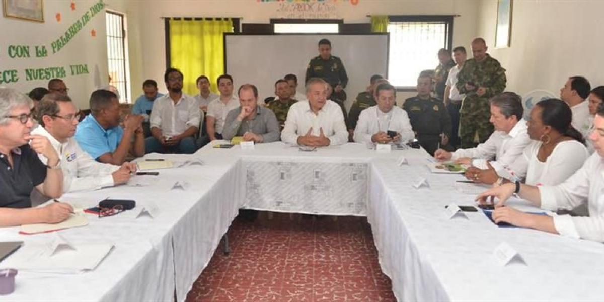 Vicepresidente Óscar Naranjo se reunió con líderes sociales, políticos y empresariales de Tumaco.