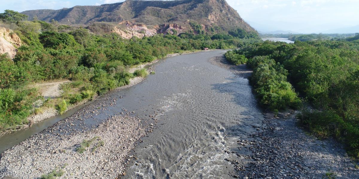La captación del agua para las plantas de almacenamiento que conforman este sistema de suministro, se realizará en el cauce del río Zulia.