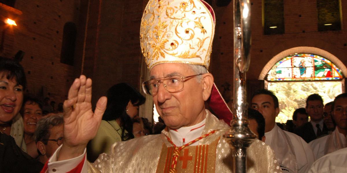 El cardenal colombiano Darío Castrillón Hoyos fuerepresentante de la Iglesia Católica colombiana ante la Santa Sede.