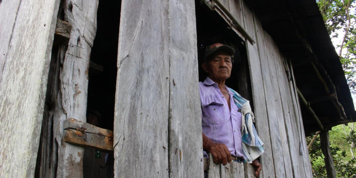 Efraín Pencue retornó a su predio, en San Vicente del Caguan, seis después de haber sido desplazado por las Farc