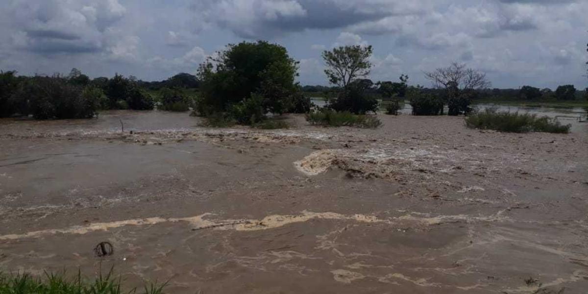 Según habitantes de Guaranda, al parecer el flujo de las aguas provenientes del río Nechí, contribuyó a generar la emergencia,