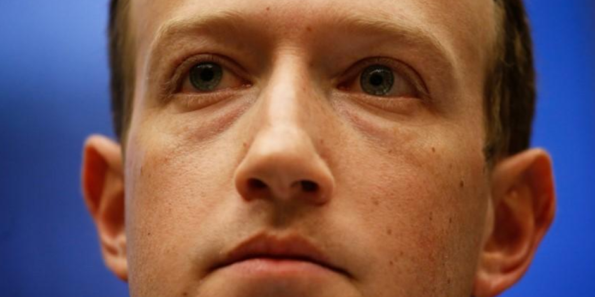 Mark Zuckerberg, CEO de Facebook, durante su testimonio ante el Congreso de EE.UU en Washington.