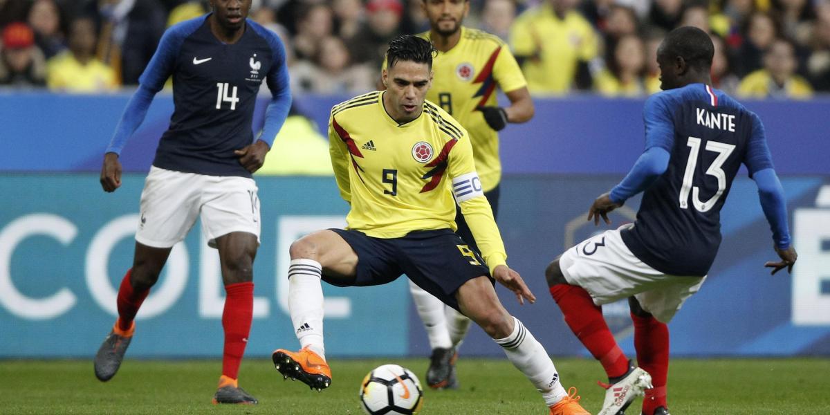 Contra Francia, Colombia jugó con la pantaloneta azul. En el Mundial, será blanca.