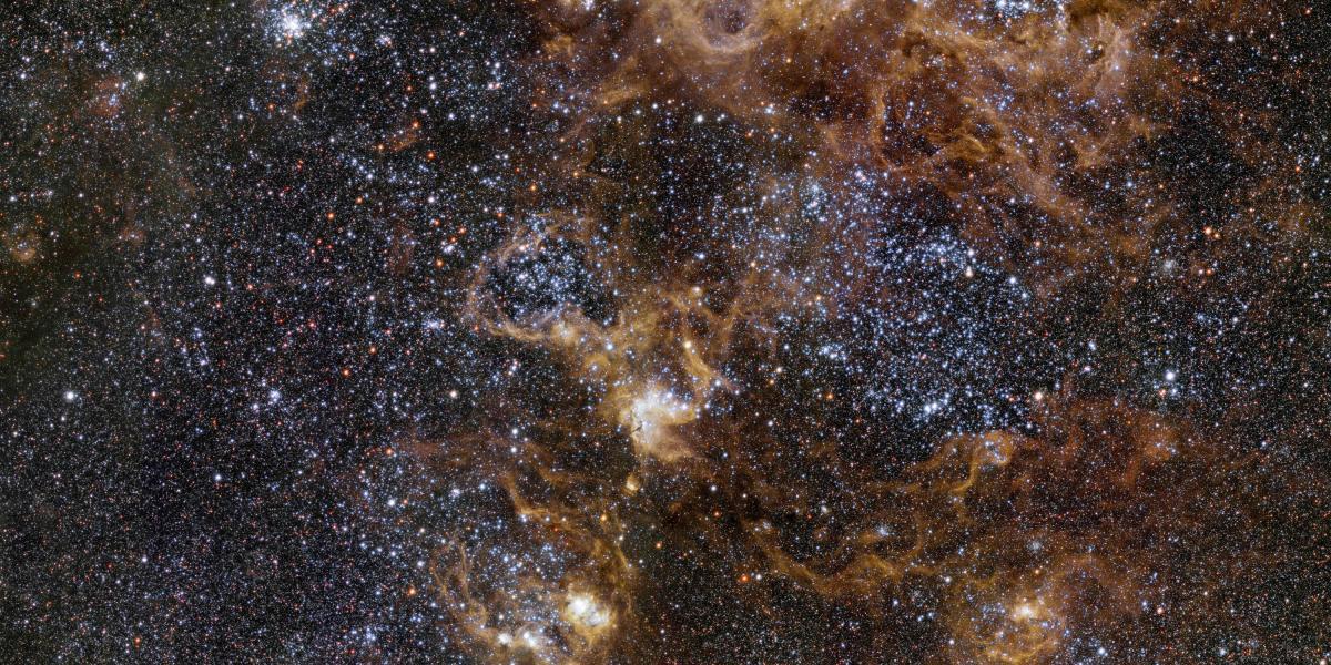 La impresionante imagen de la nebulosa de la Tarántula fue captada por el telescopio VST instalado en el observatorio de la ESO, en Paranal  (Chile).