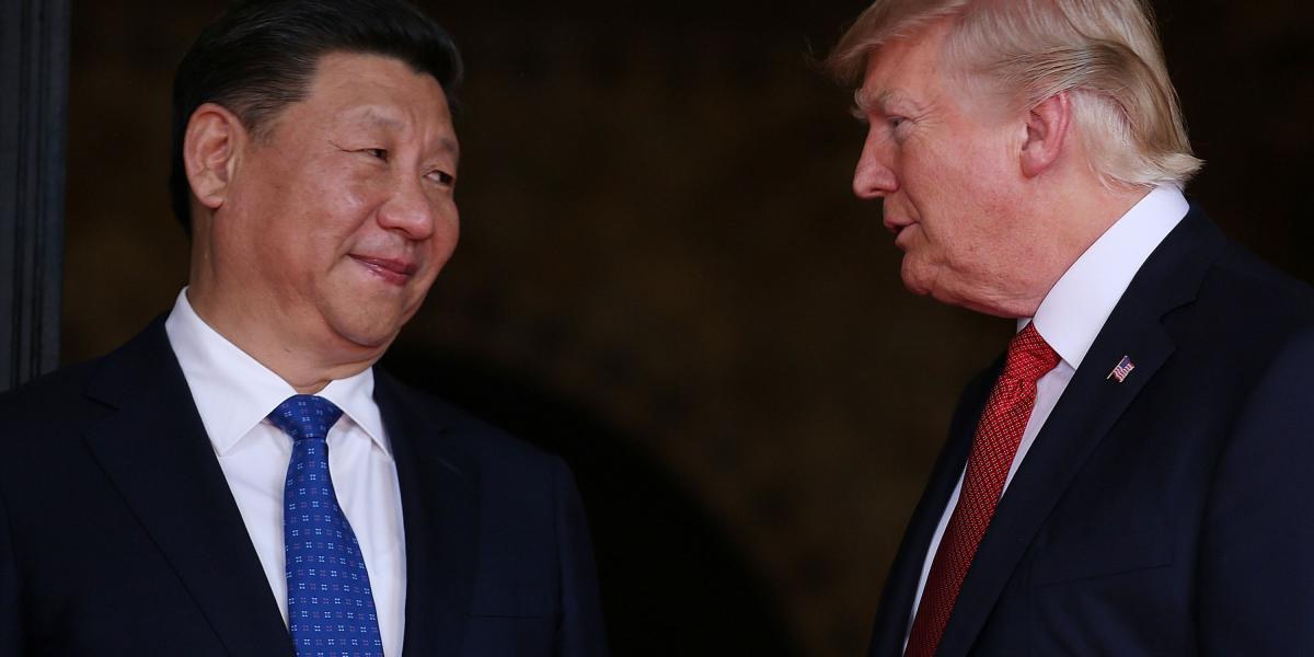 El presidente chino, Xi Jinping, con Donald Trump, en abril del 2017.