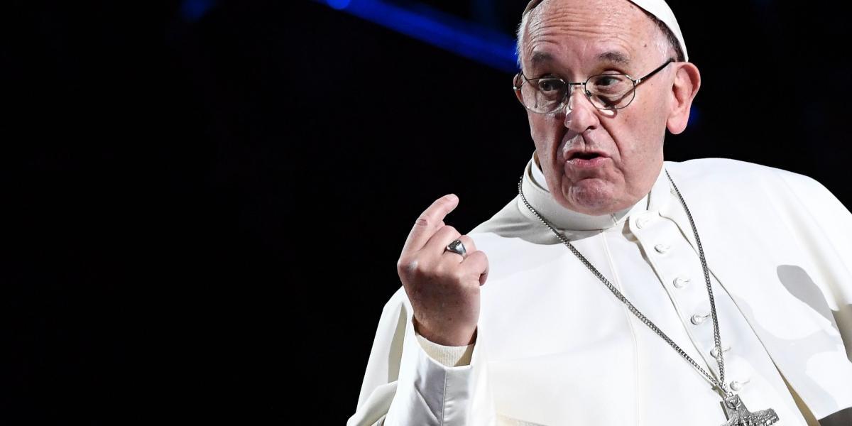El papa Francisco se lamentó y se volvió a disculpar con los chilenos por los abusos sexuales cometidos por sacerdotes de ese país.