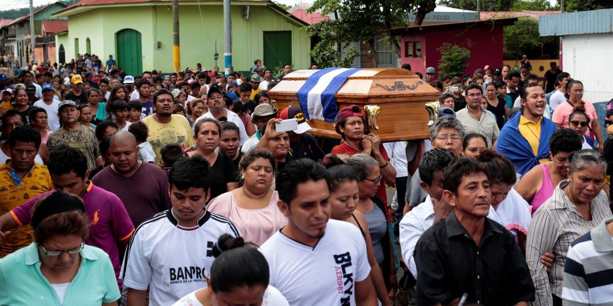 Honras fúnebres de Junior Gaitán, quien recibió un disparo durante las recientes protestas contra el gobierno del presidente de Nicaragua, Daniel Ortega.