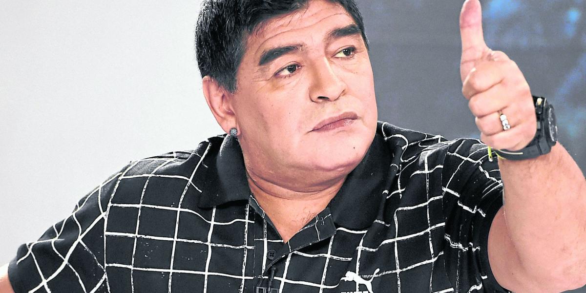 Diego Maradona, astro del fútbol argentino.