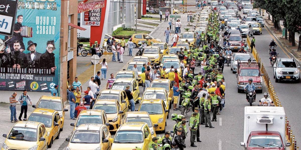 Ayer, varios taxistas de Bucaramanga se sumaron a la protesta. Hubo congestión vehicular.