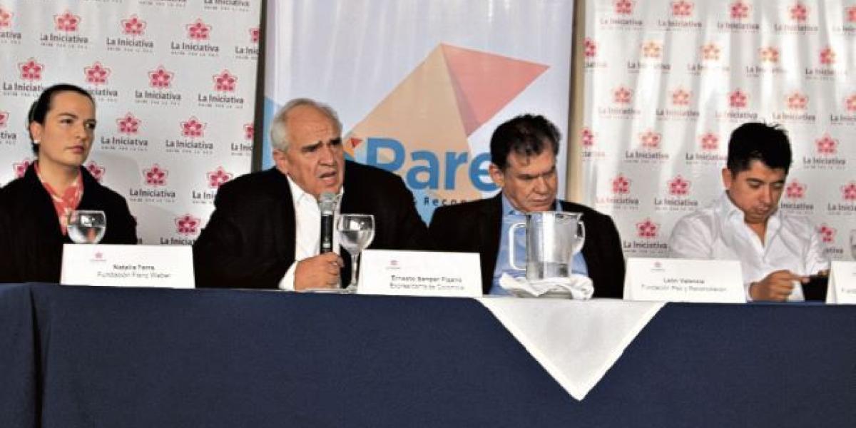 Ernesto Samper y León Valencia, en la presentación del informe ‘Cómo va la paz’.