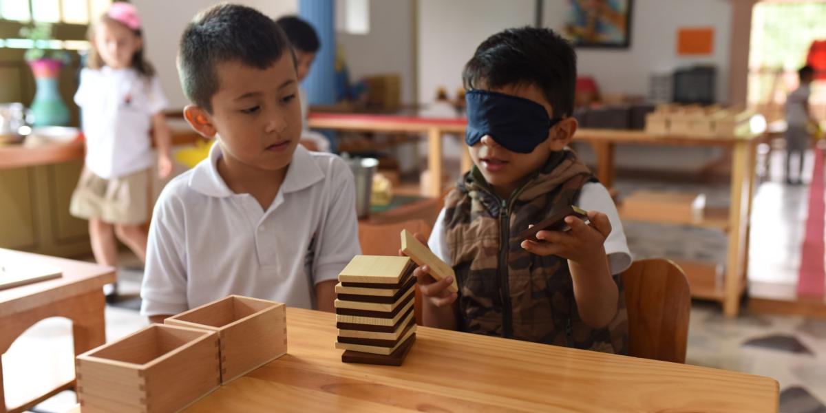 La pedagogía Montessori permite a los niños desde la experiencia reconocer la realidad.