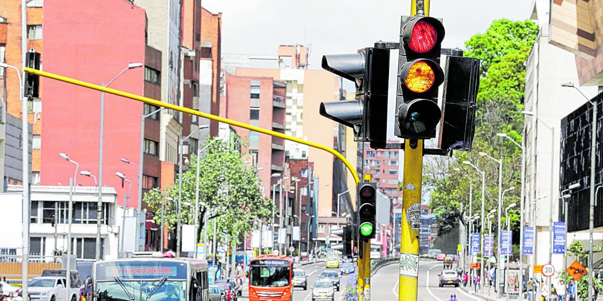 La licitación para modernizar semáforos de Bogotá sigue en el limbo.