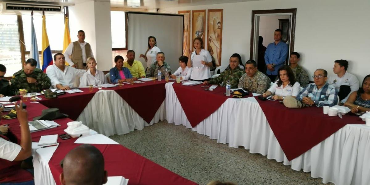 Los gobernadores del Valle, Dilian Francisca Toro, y del Cauca, Óscar Rodrigo Campo, presidieron la reunión.