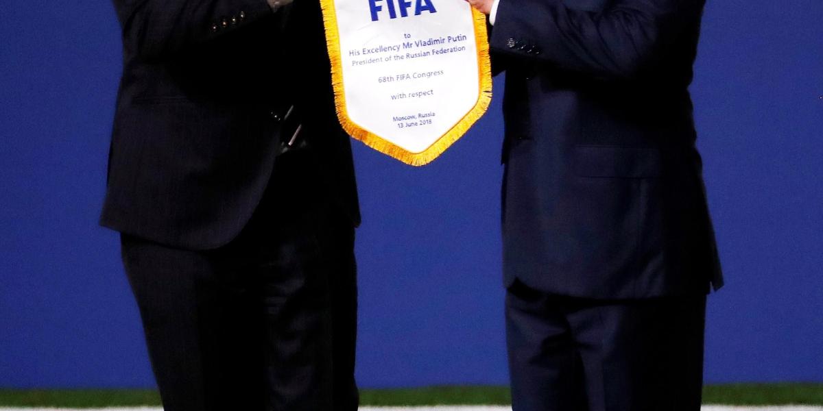 Gianni Infantino, presidente de la Fifa y el presidente de Rusia, Vladimir Putin.