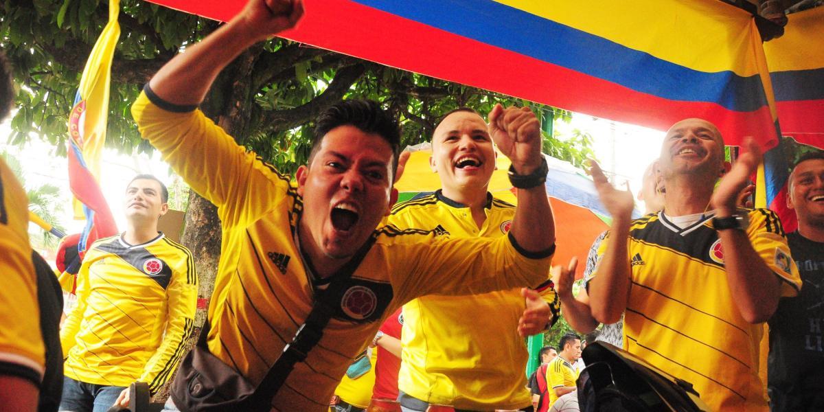 Imagen de archivo de hinchas de la selección Colombia celebrando un triunfo por Eliminatorias en Villavicencio.