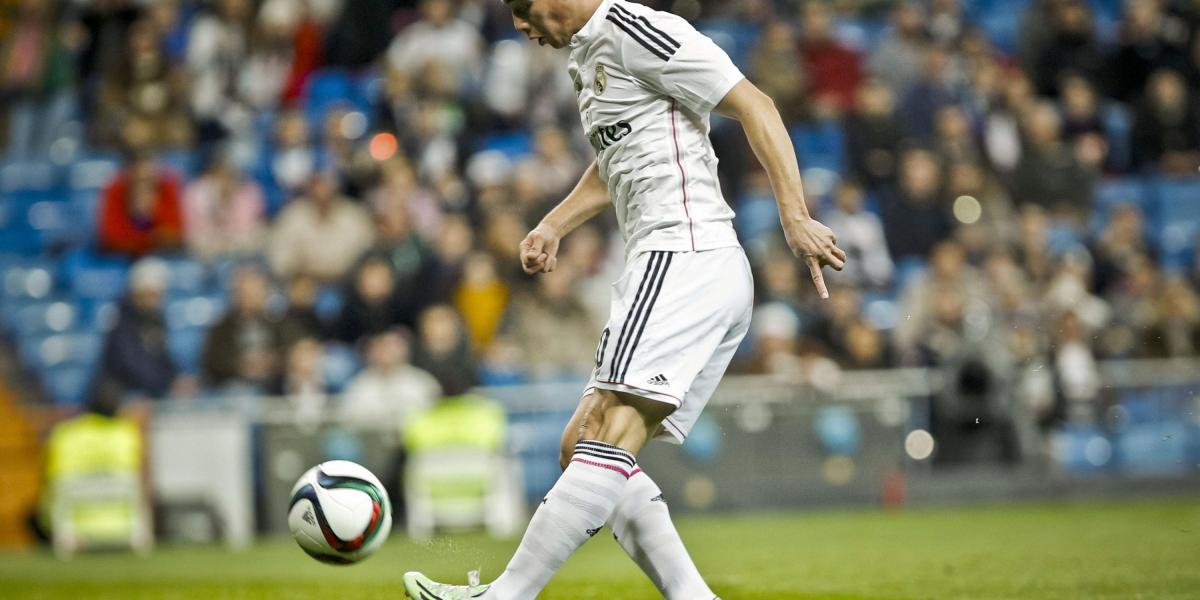 En diciembre 6 del 2014, cuando ya estaba con Real Madrid, en un partido contra Sevilla, sufrió una molestia en el gemelo derecho a los 7 minutos del segundo tiempo y peligraba su participación en el Mundial de Clubes, finalmente logró recuperarse para la final y fue titular el 20 de diciembre contra San Lorenzo, en la victoria de los españoles 2-0.