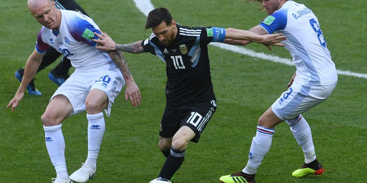 El primer partido del grupo D estuvo marcado por múltiples fallas de Lionel Messi a la hora de anotar goles y por una fuerte presencia de Islandia en su debut mundialista.