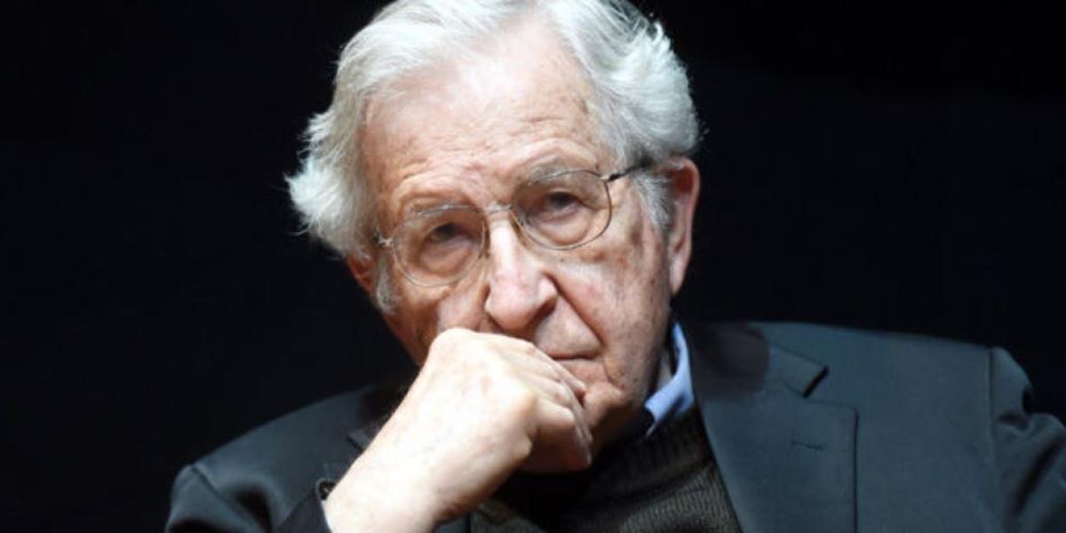 Noam Chomsky expresó su apoyo por Gustavo Petro en un correo electrónico.