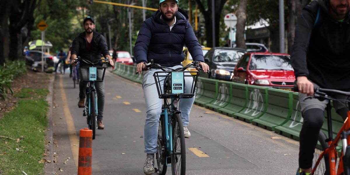Aunque en Bogotá funciona un sistema (privado) de bicicletas eléctricas públicas (Muvo), el Distrito quiere implementar una oferta pública de ciclas convencionales.