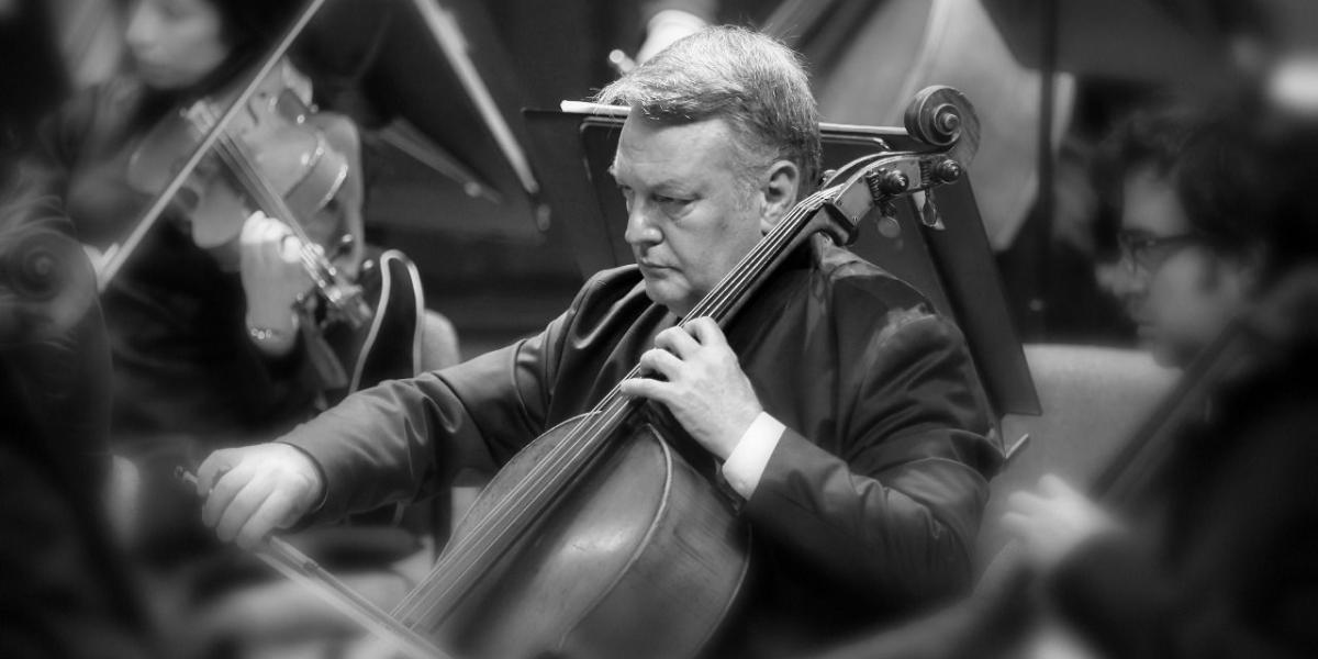 Ivanov, que nació en Sofia, debutó en la Filarmónica de Bogotá en 1990.