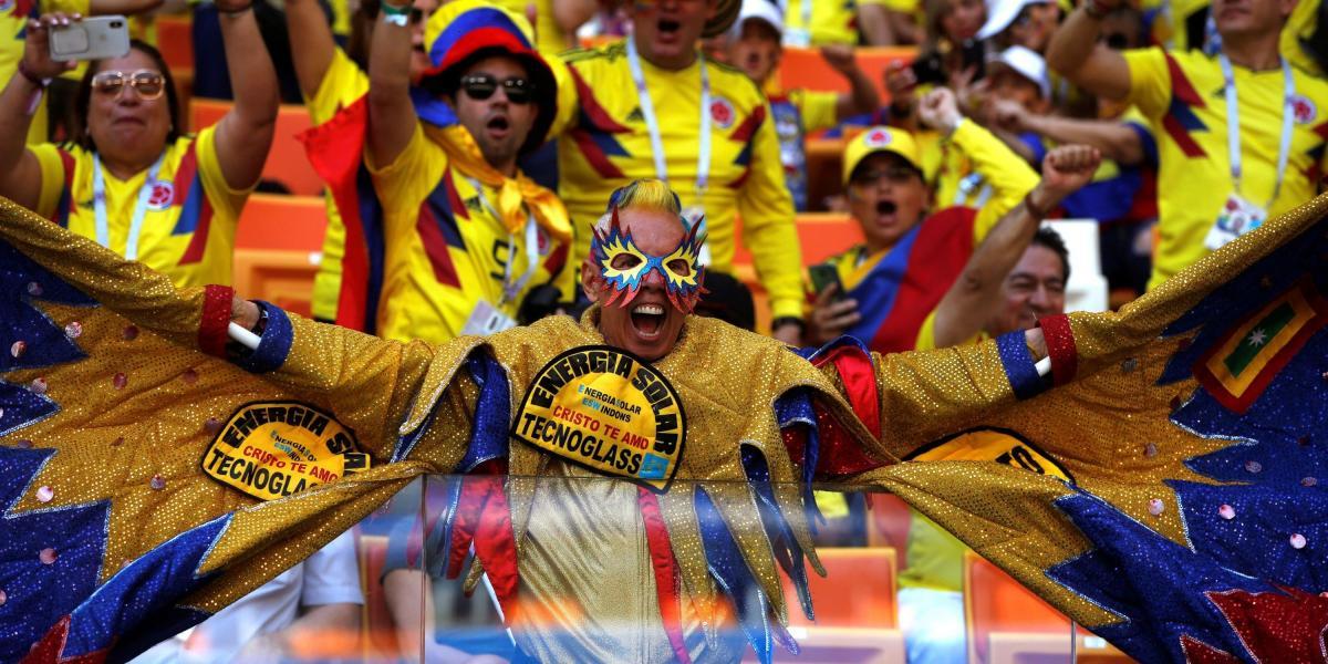 'El cole' se sumó fiesta colombiana en las tribunas para alentar a la selección.