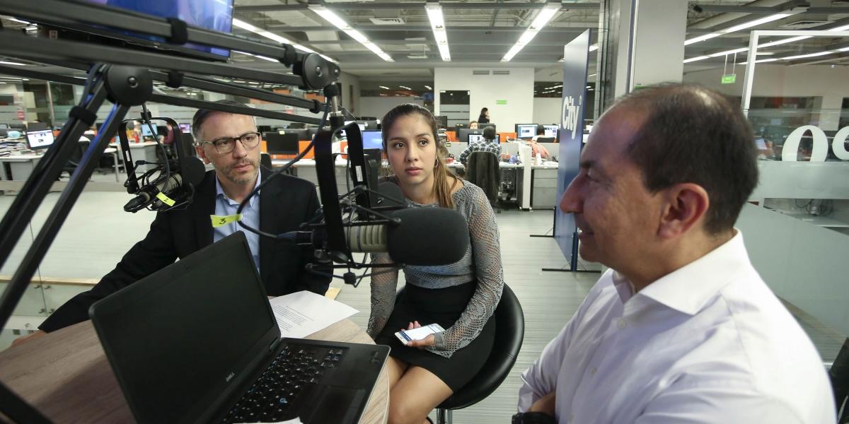 'Al cierre' es dirigido por Andrés Mompotes, subdirector de información de EL TIEMPO.