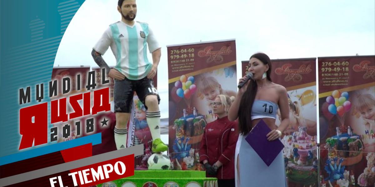 Con una torta gigante celebraron el cumpleaños de Messi, en Rusia