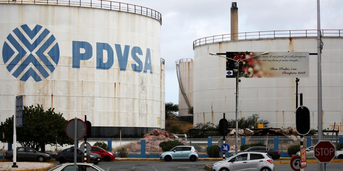 El fiscal general de la nación, Tarek Saab, dijo que once funcionarios de Pdvsa planificaron "de forma inadecuada la operación de descarga y distribución de nafta" en la Faja Petrolífera del Orinoco (sureste).