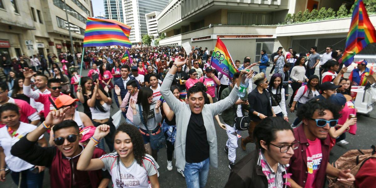 Más de 35.000 personas se movilizaron este año en la marcha del Orgullo Gay.