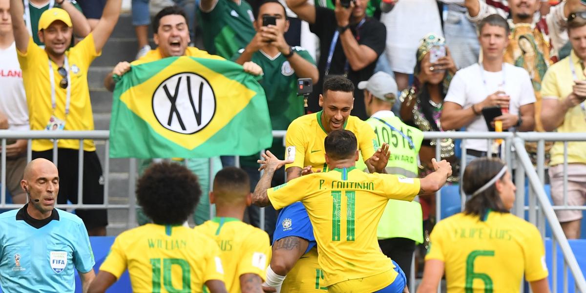 Neymar celebra su gol contra México.