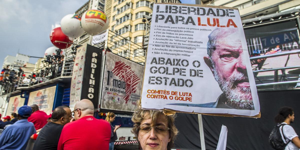 El expresidente de Brasil Lula da Silva fue condenado por corrupción pasiva y lavado de dinero. Miles de personas lo han defendido en las calles.
