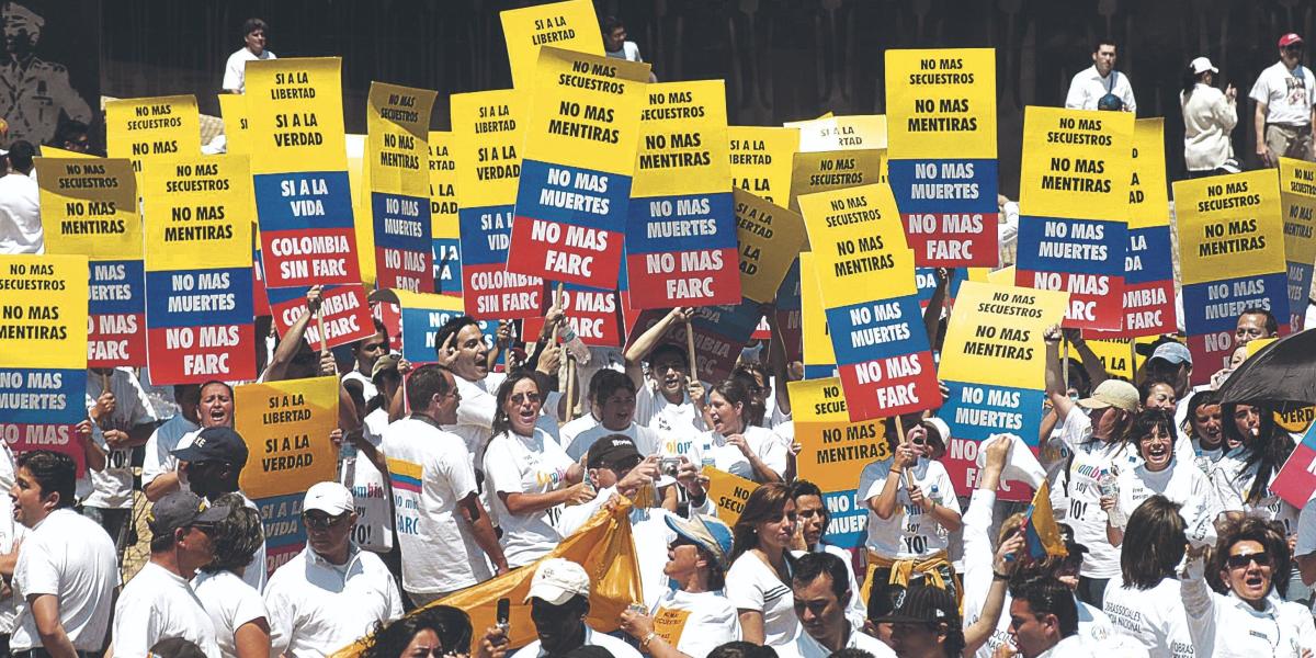 A finales del siglo pasado, cuando se dispararon los secuestros, miles de colombianos se solidarizaron con quienes sufrían este flagelo y salieron a marchar a las calles de varias ciudades, en protesta contra la violencia y las Farc, principal responsable de los plagios.