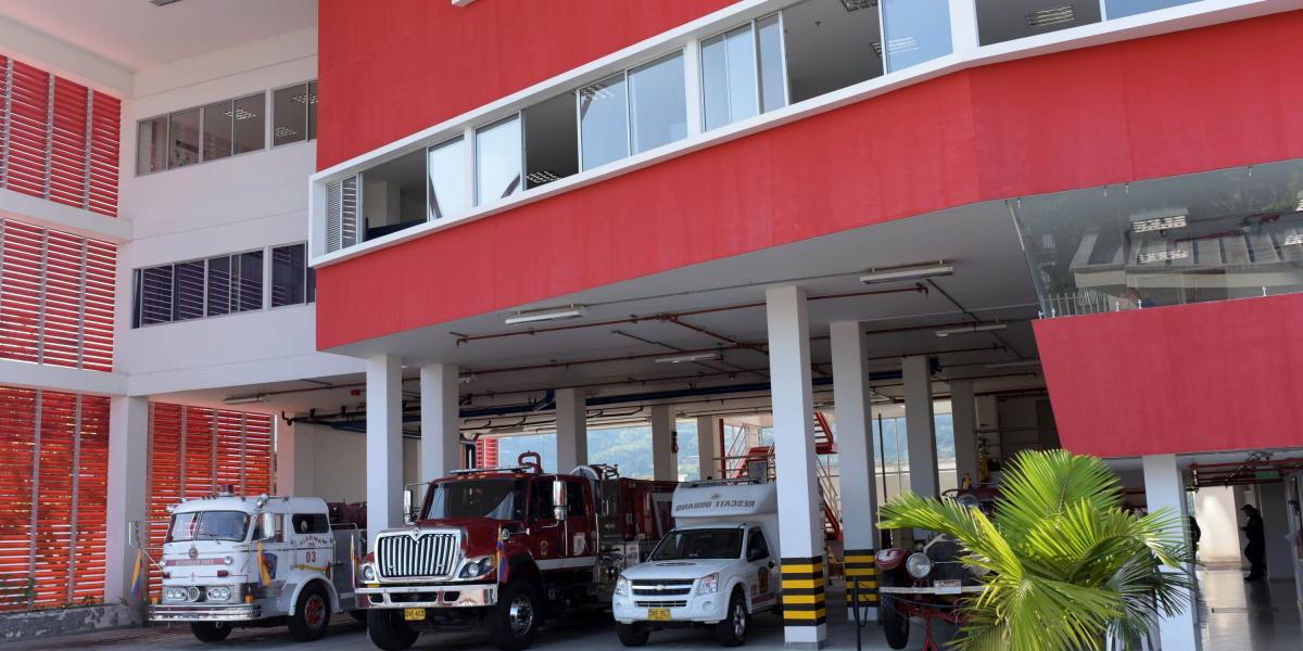 Como contratista, Vélez terminó la remodelación de la estación de bomberos de Pereira.