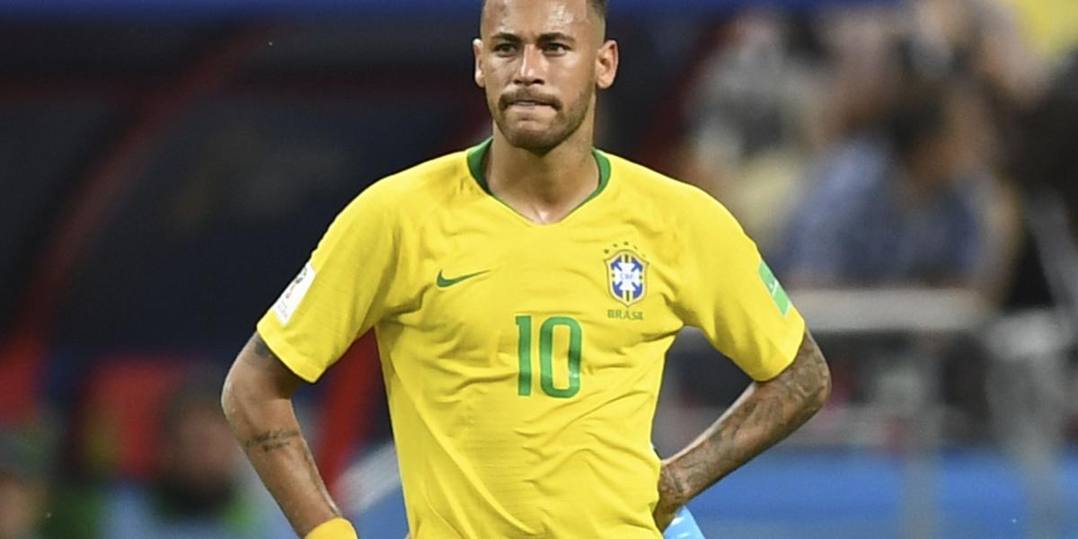 Neymar se lamenta por quedar eliminado del Mundial.