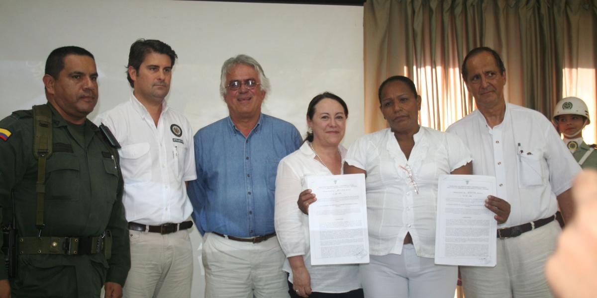 La reclamante de tierras Maritza Salabarría, cordobesa, el día que recibió los títulos de propiedad de las parcelas de su familia.