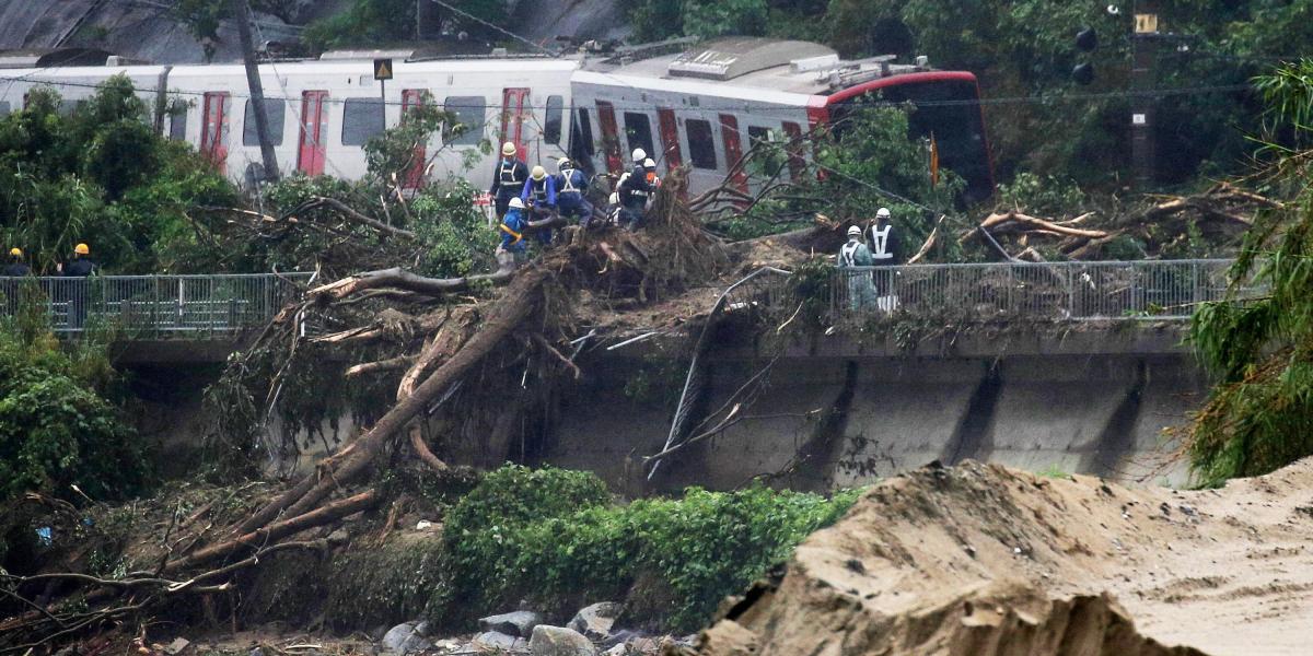 Las fuertes lluvias en Japón dejan hasta el momento un saldo de 44 muertos por las inundaciones, destrucción de casas y vías.