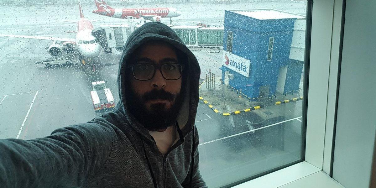 Hassan al Kontar lleva cuatro meses atrapado en el aeropuerto de Kuala Lumpur.