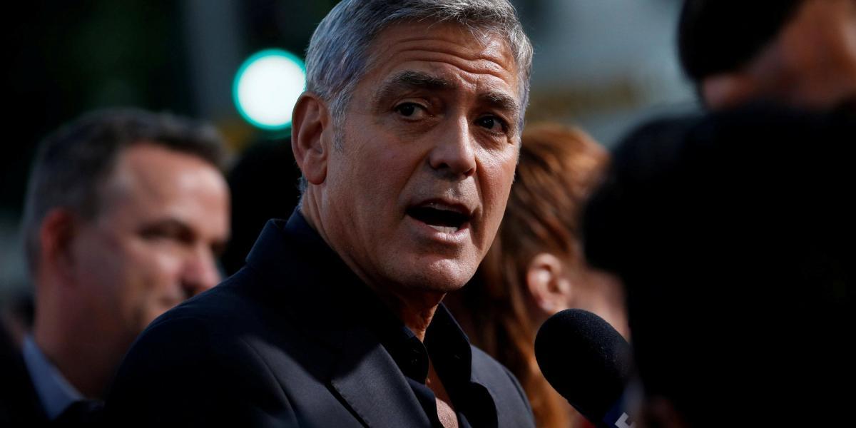 George Clooney está en Italia con su esposa y sus hijos.